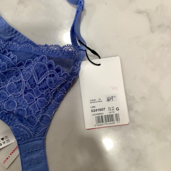 Bras - Picture 3 of 6